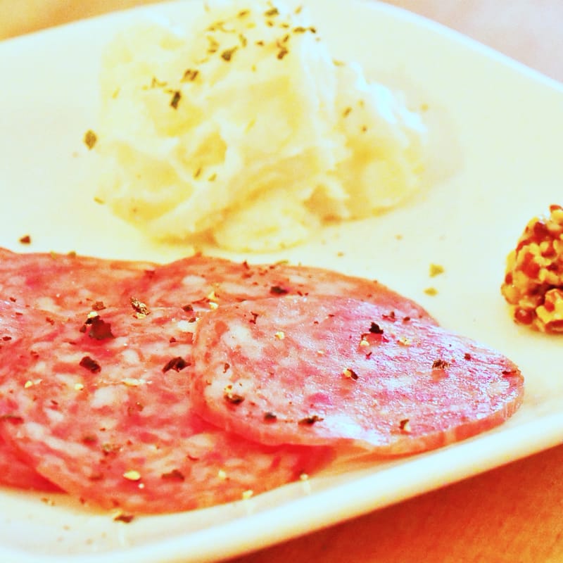 豊潤な香りのサラミ