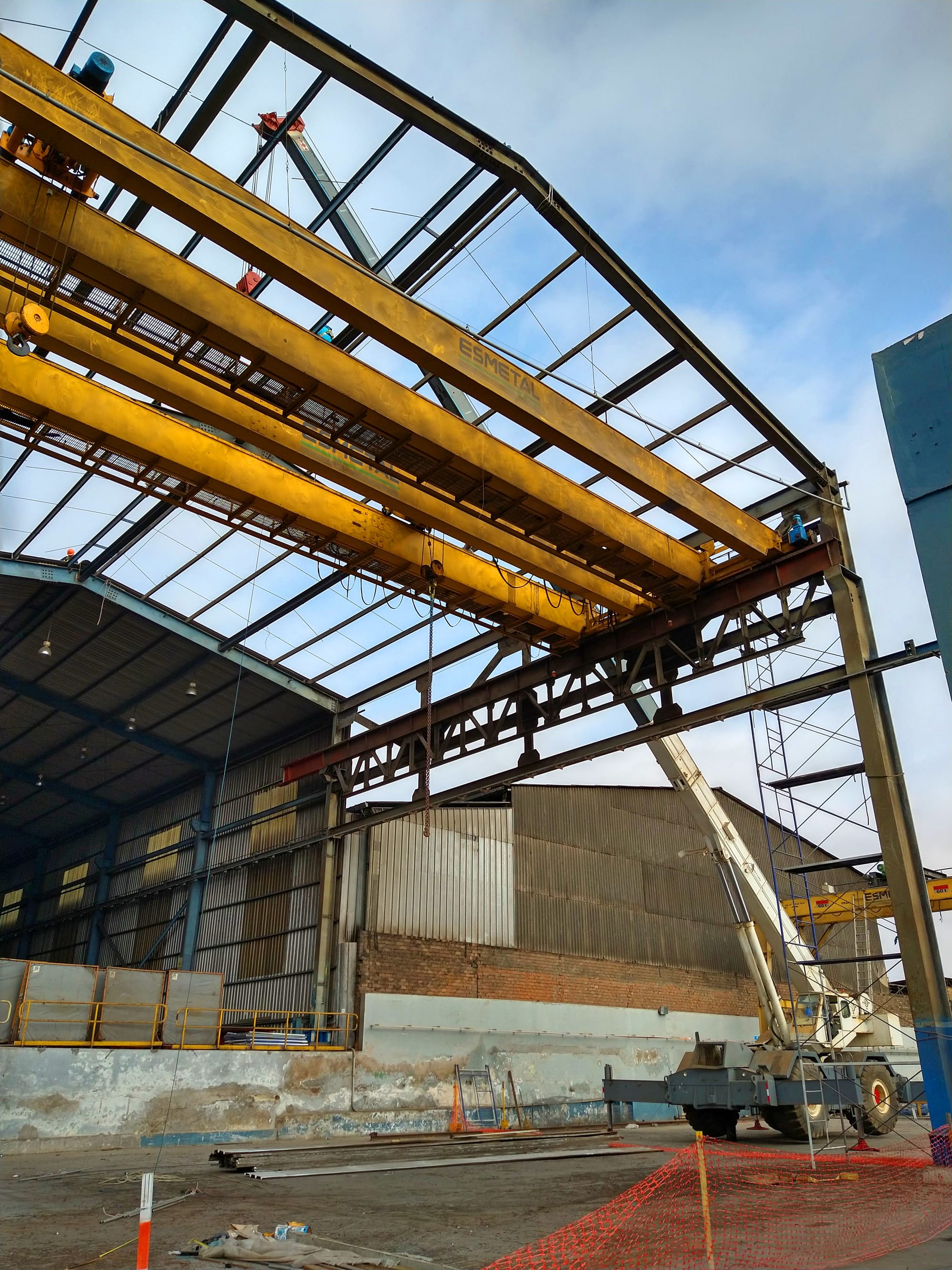 Proyecto "Desmontaje de Nave Industrial y Puentes Grúa de 10 Tn"