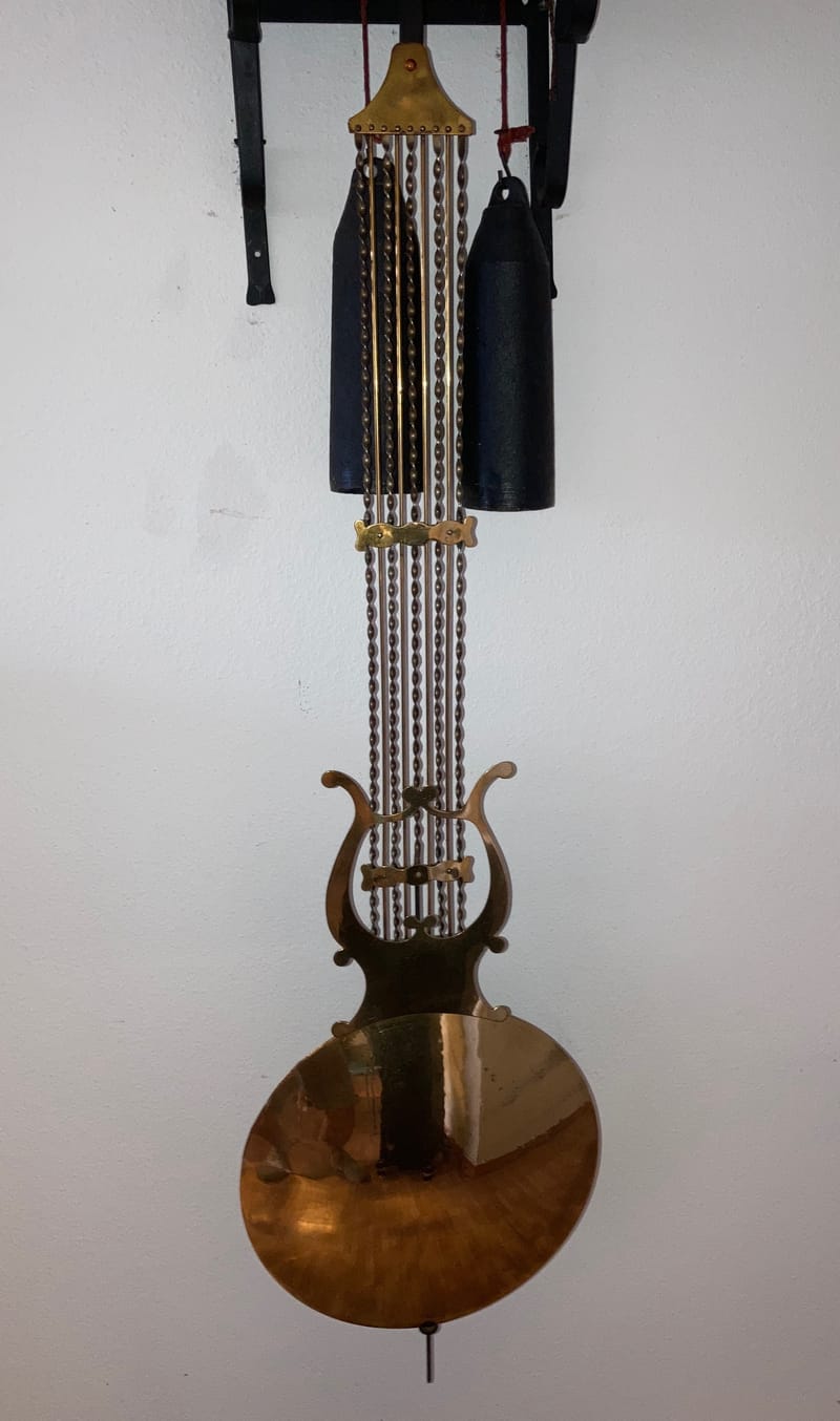  (15S) COMTOISE MIT LYRAPENDEL