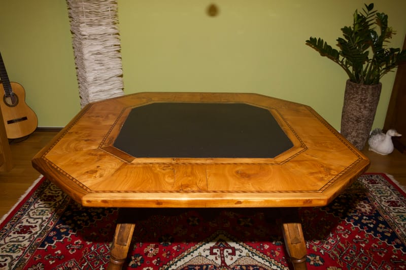 (24W) ANTIKER SCHRAGENTISCH NUSSBAUM