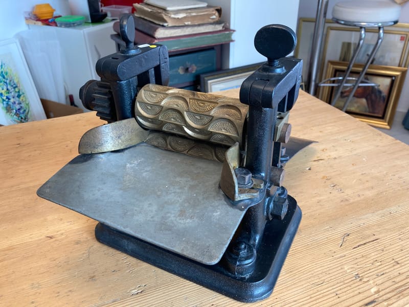 (19W) BONBON MASCHINE ANTIK