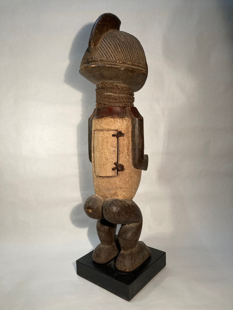(75S) AFRIKANISCHE HOLZFIGUR DER AMBETE MIT FETISCH