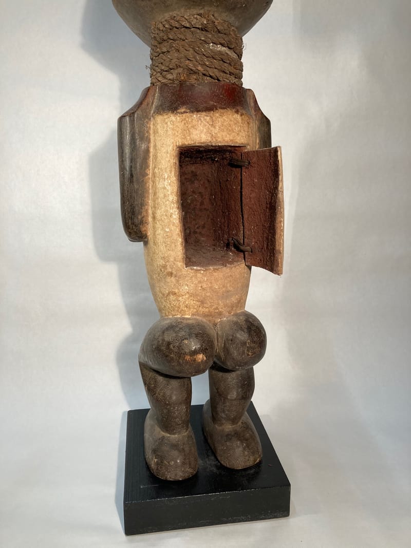 (75S) AFRIKANISCHE HOLZFIGUR DER AMBETE MIT FETISCH