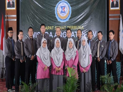 DOSEN DOSEN MUDA & PROFESIONAL