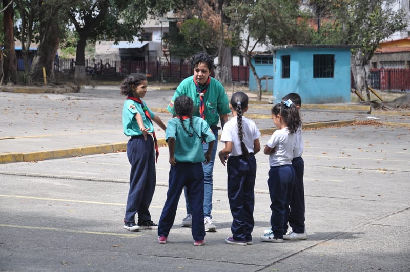 Apoyo de Adultos en la Manada