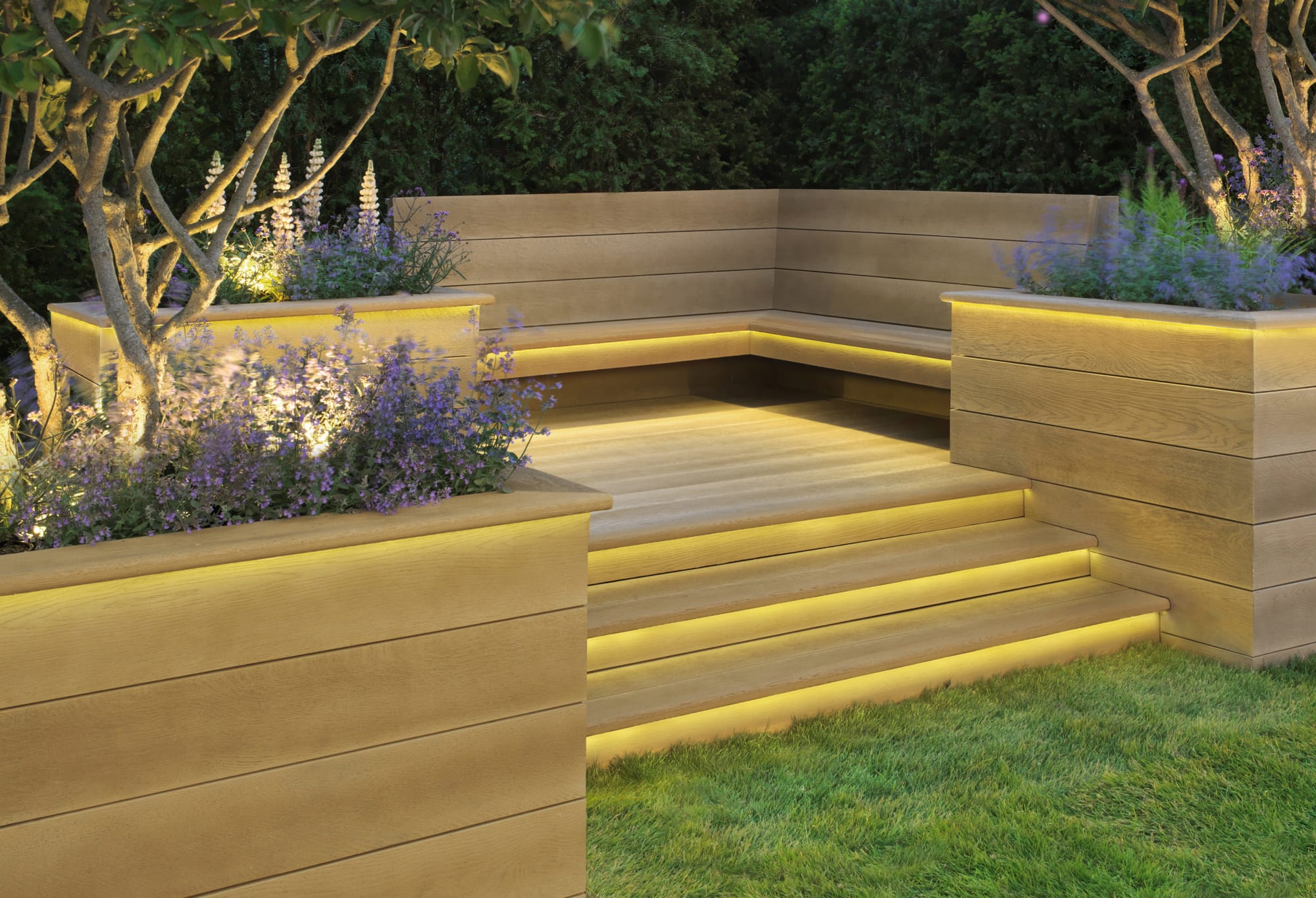 Millboard Golden Oak