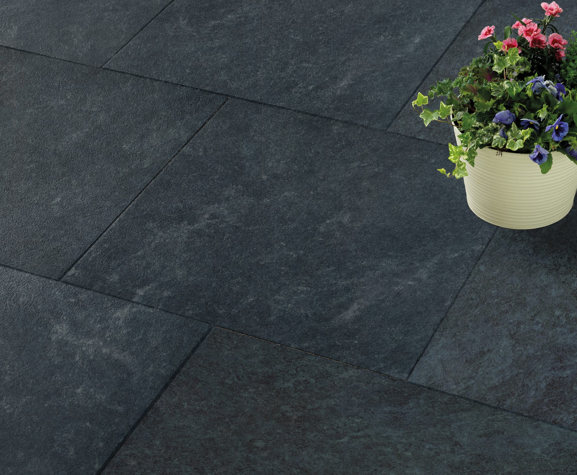 Classic Porcelain in Anthracite - Pavestone