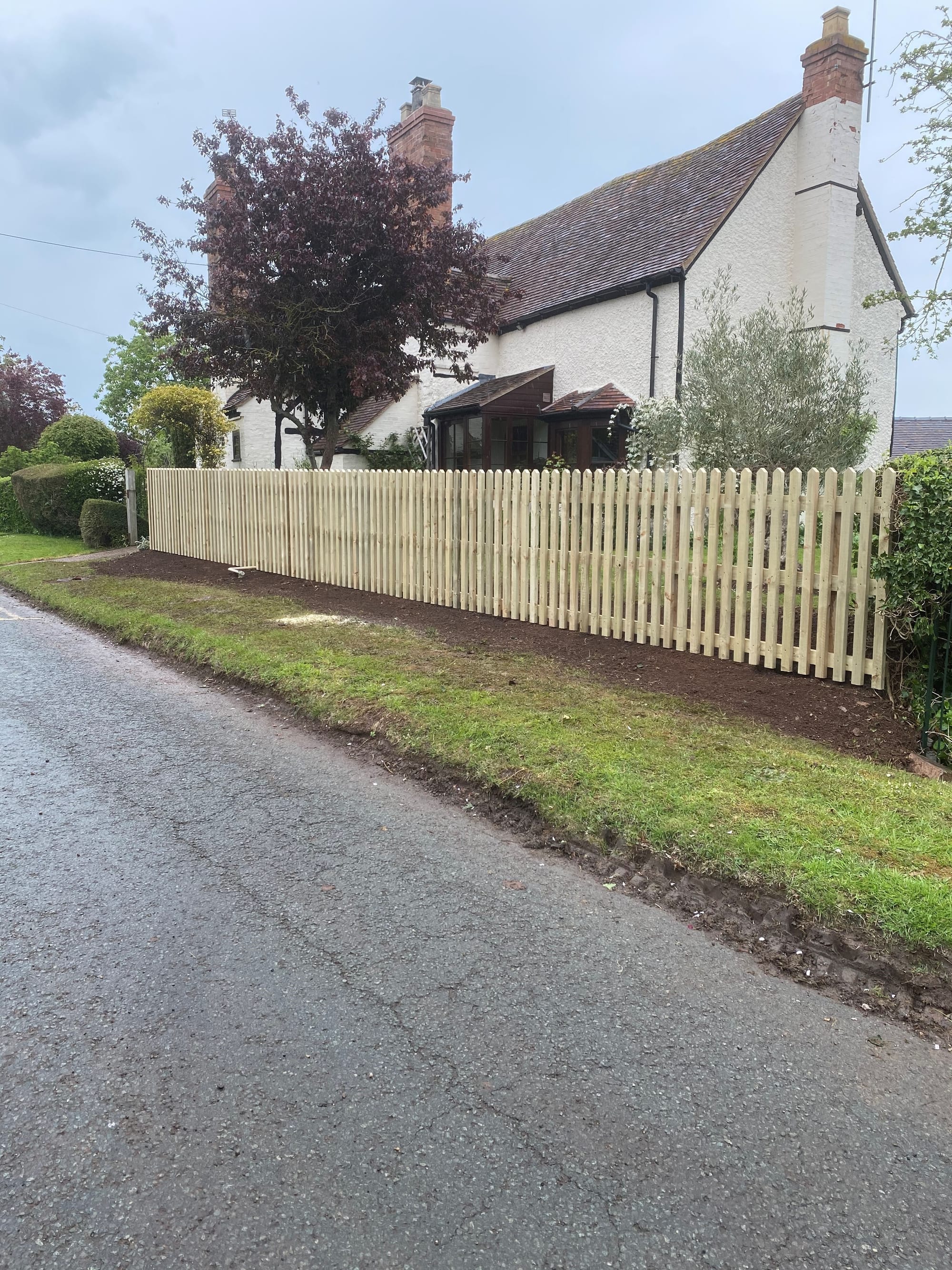 Picket Fence Panels 4' Round Top