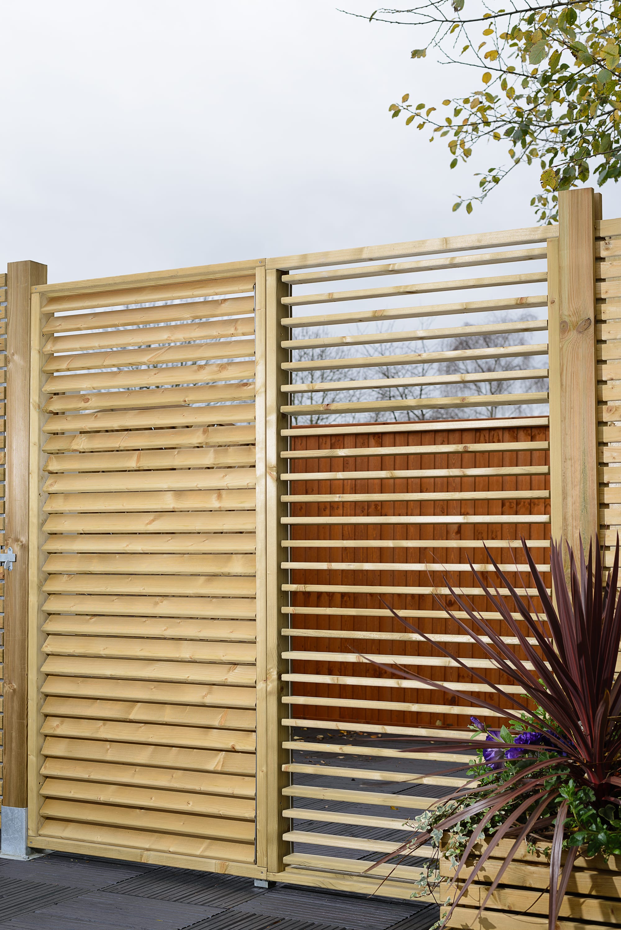 Adjustable Garden Screen