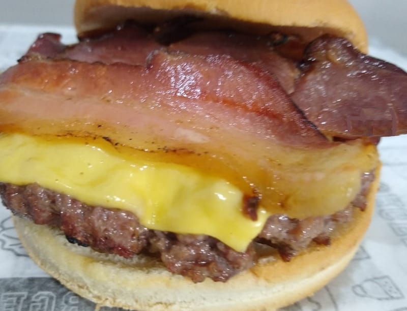 PIPER BURGER