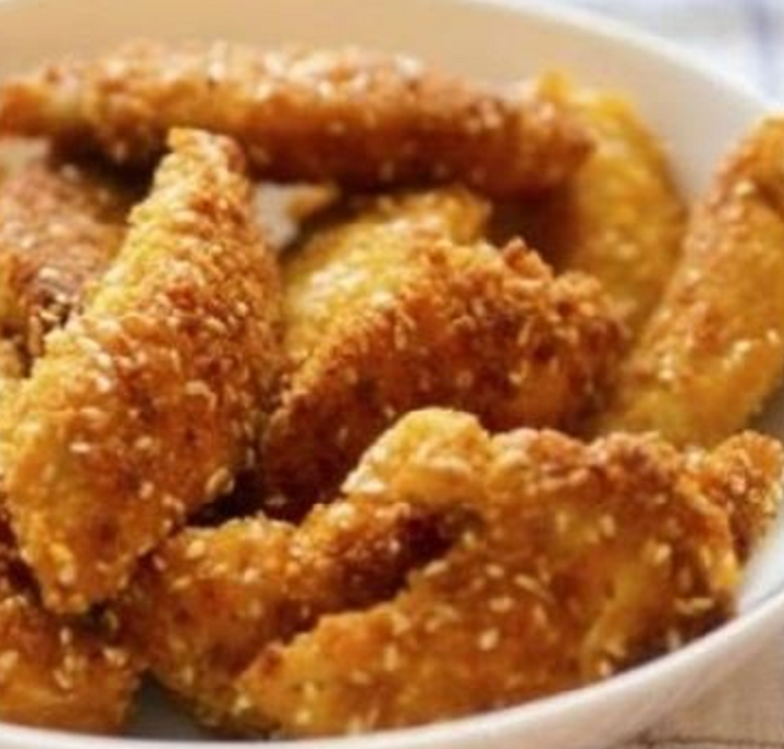 ISCAS DE FRANGO CROCANTE