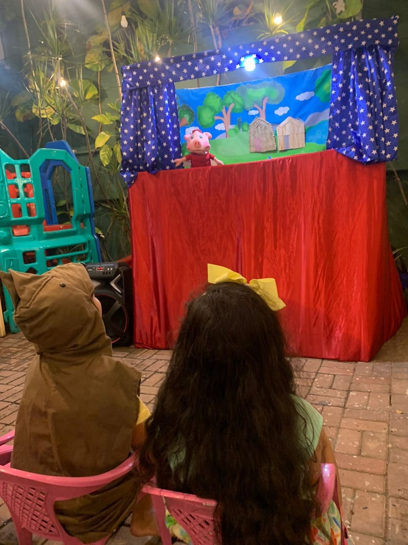 Teatrinho de fantoches/Teatro de bonecos