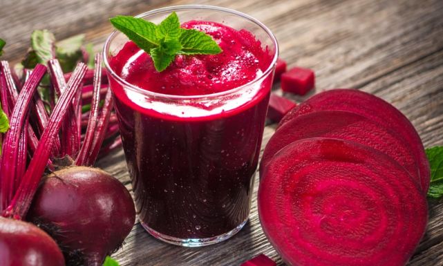 Erstaunliche Vorteile des täglichen Verzehrs einer Tasse Rübensaft