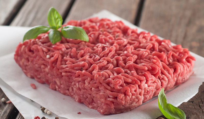 مخاطر صحية عن «اللحم المفروم الجاهز».. تجنبيها