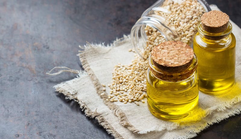 تعرف على فوائد زيت السمسم للجسم