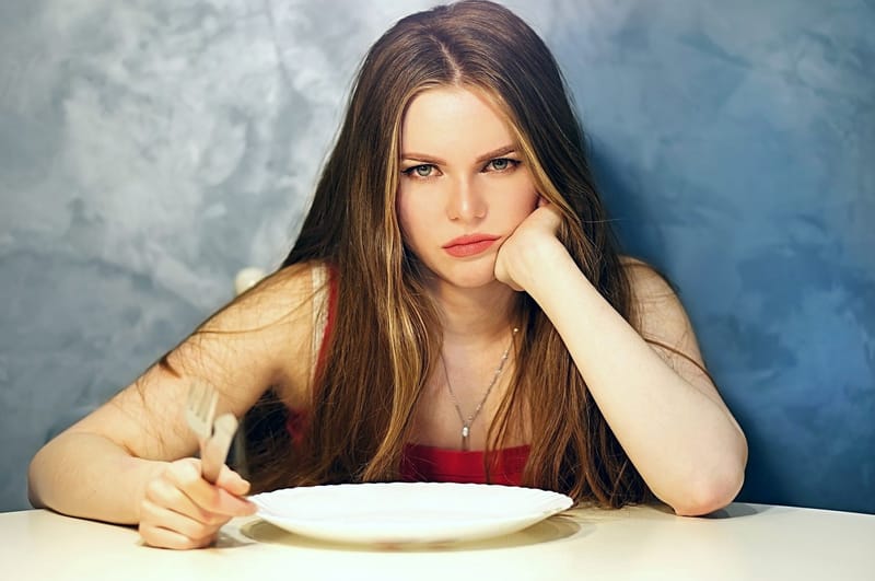 هل يؤدى الشعور بالجوع إلى الإصابة بالقلق؟