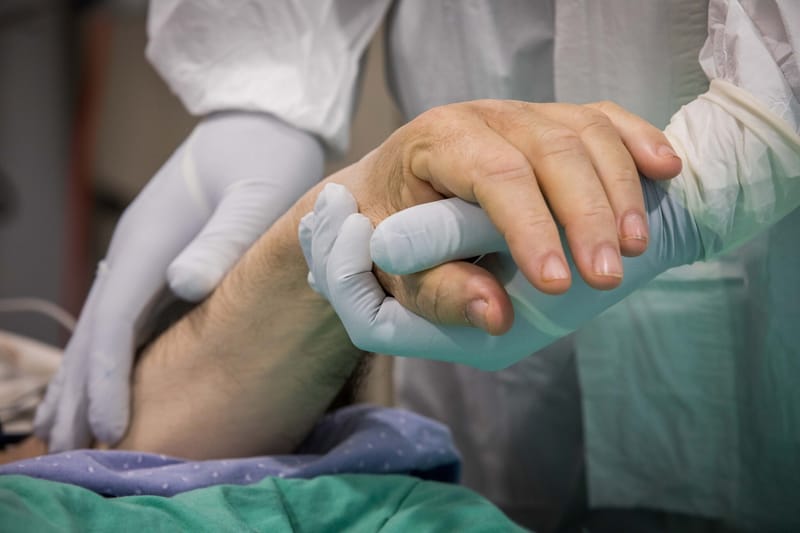 العلماء يفسرون الأعراض "الغريبة" لمرض "كوفيد-19"