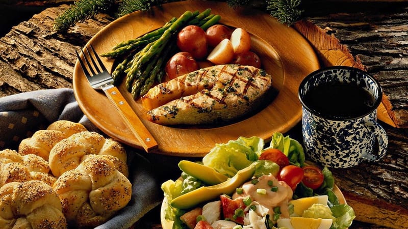 أضرار تأخير وجبة العشاء.. ارتفاع مستويات السكر والأرق