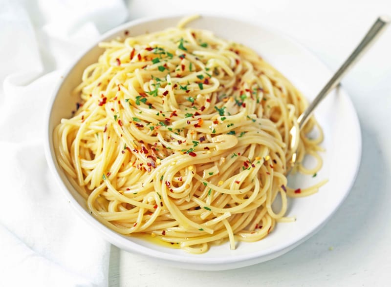 ماذا يحدث لجسمك إذا تناولت المكرونة يوميا؟