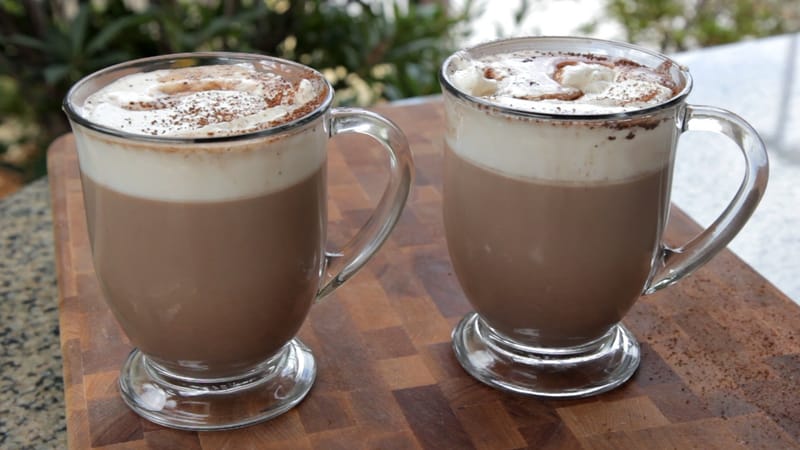 Benefits of eating cocoa for the heart and brain