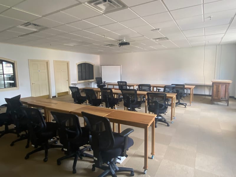 MEZZANINE LEVEL - AVAILABLE FOR LEASE $16.00 SQ.FT.