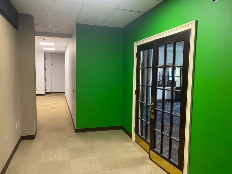 MEZZANINE LEVEL - AVAILABLE FOR LEASE $16.00 SQ.FT.