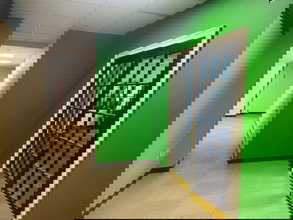 MEZZANINE LEVEL - AVAILABLE FOR LEASE $16.00 SQ.FT.