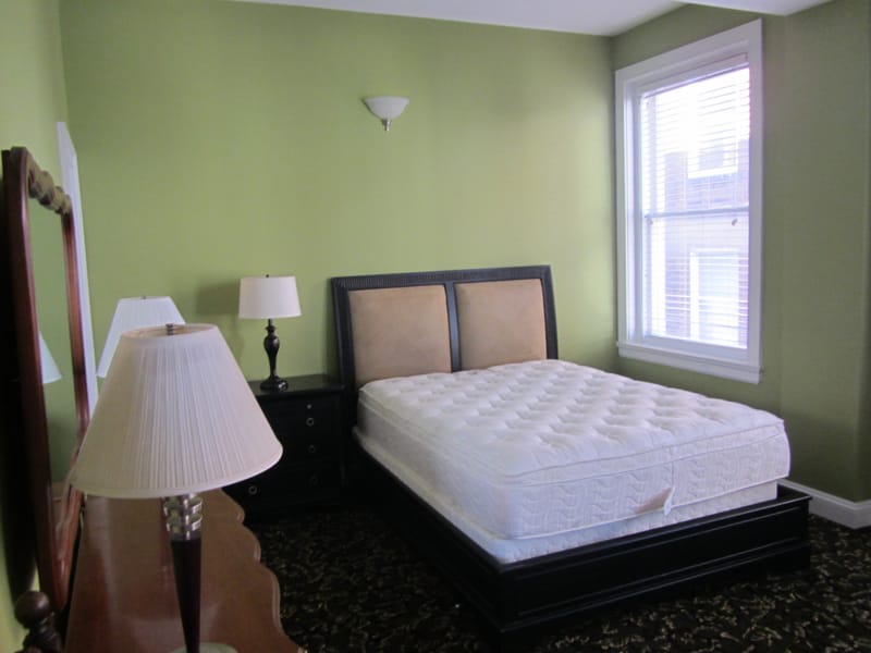 524 9th Street - Residential Apartments - UNIT AVAILABLE @ $1,250.00 per month