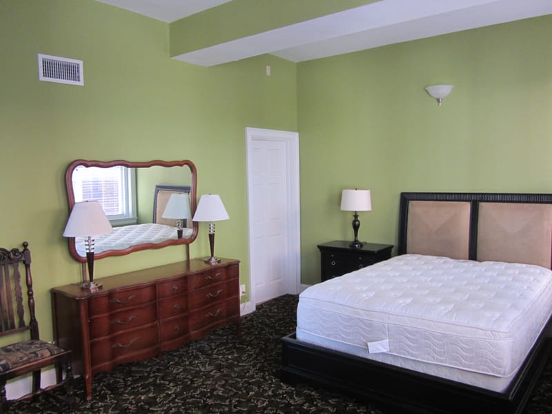 524 9th Street - Residential Apartments - UNIT AVAILABLE @ $1,250.00 per month