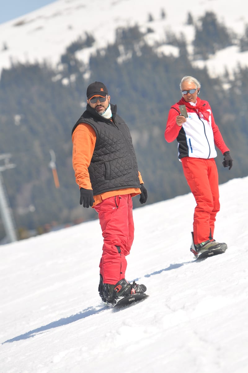 التزلج على الجليد (SnowBoard)