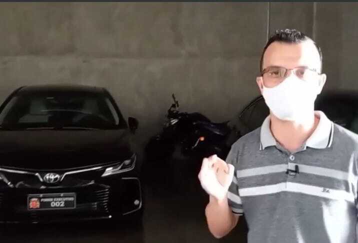 Carros de luxo na Prefeitura!