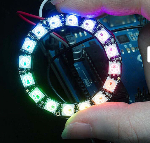 הכירות עם כרטיס מיקרוביט Neopixel