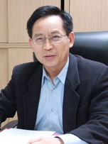 中心主任 Director of the Center.