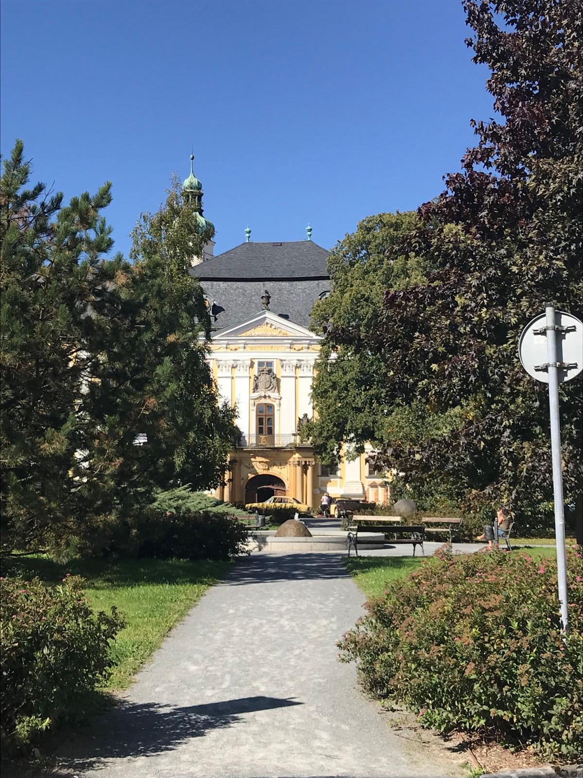 Das Schloss des Deutschen Ordens ging nach der Schlacht am Weißen Berg bei Prag für 200.000 Gulden an den Deutschen Orden.