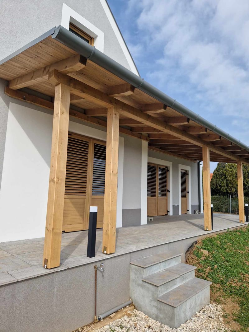 Elő tetők készítése fából korcolt lemez vagy zsindely fedéssel