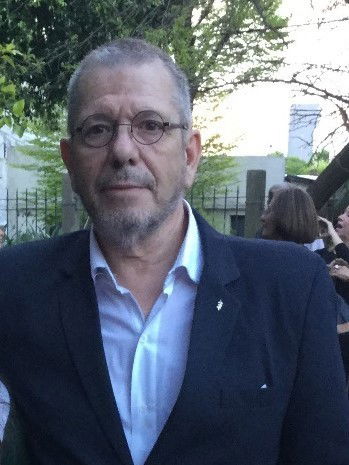 Antecedentes del autor image