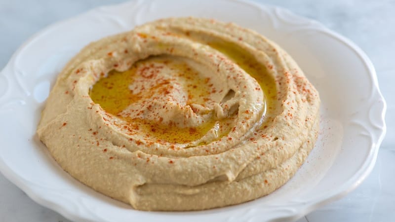 HUMUS : Purée de pois chiches, tahin (pâte de sésame), huile d'olive, citron