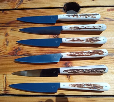 Coffret de 6 ou 8 couteaux de table - 275€ / 360€