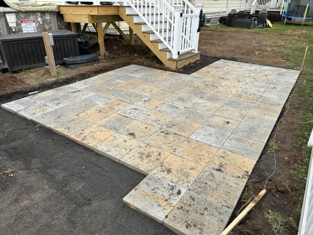 Harding Ave paver patio. 