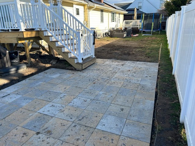 Harding Ave paver patio. 