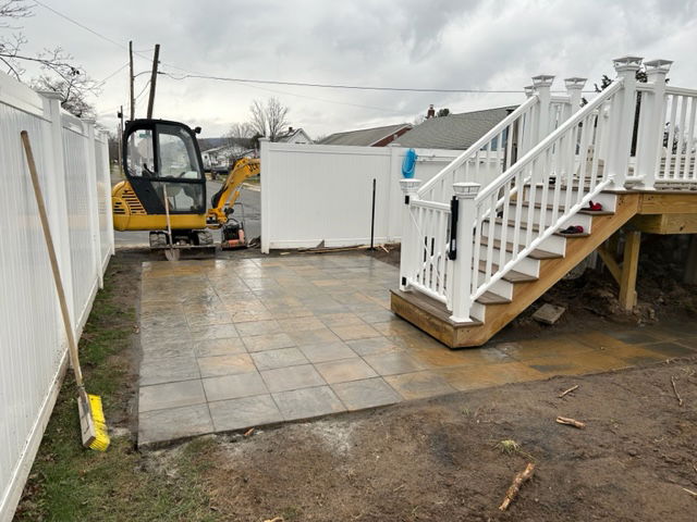 Harding Ave paver patio. 