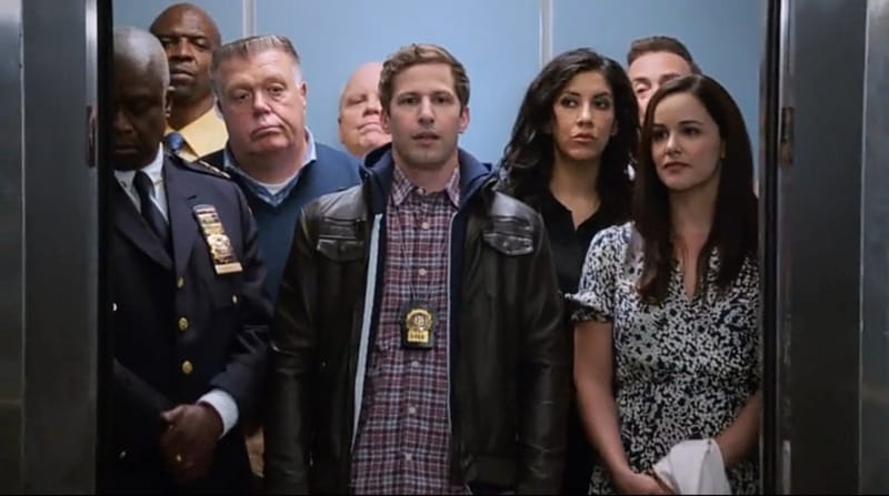 SERIA CÔMICO SE NÃO FOSSE TRÁGICO: Brooklyn Nine-Nine e suas representações de violências configuradas