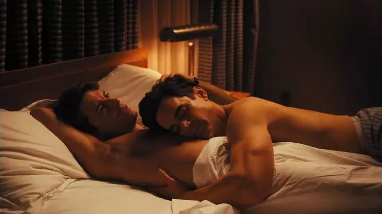 “COMPANHEIROS DE VIAGEM” é produção corajosa que aborda os tabus do sexo, postura política e comunidade gay