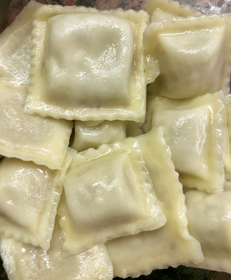 Raviolones de bondiola de cerdo y espinaca