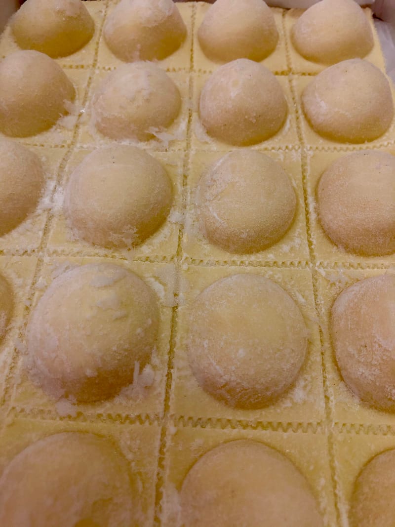 Sorrentinos de ricotta mozzarella y nuez