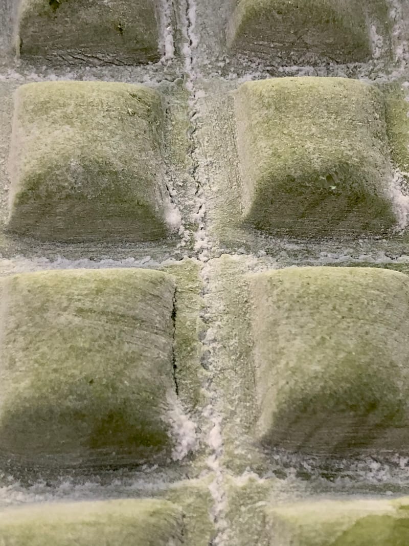 Raviolones de berenjena, calabaza y queso