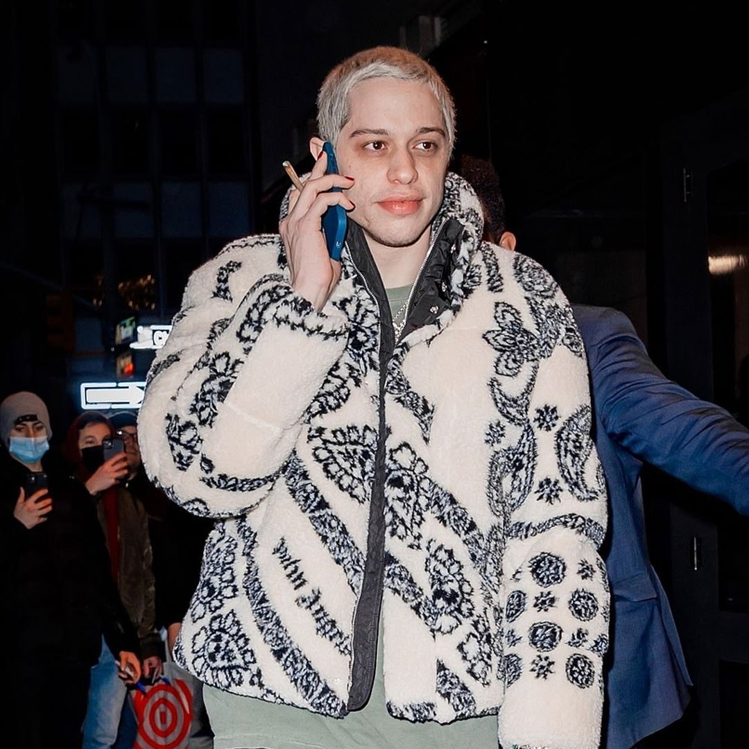 YE 新歌《EAZY》提及「BEAT PETE DAVIDSON’S ASS」         PETE DAVIDSON 因此聘請更多保鑣保護自身安全