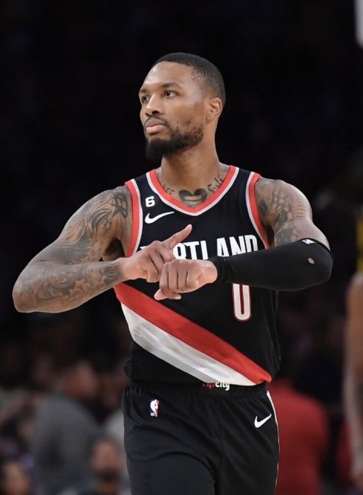 DAMIAN LILLARD 成為 NBA 史上第八位單場獲得 70 分球員，賽後被要求進行藥檢