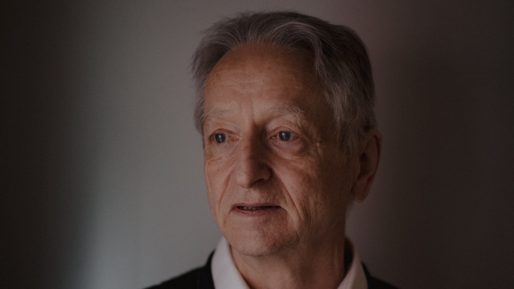 AI 教父 GEOFFREY HINTON 辭去 GOOGLE 職務 表示：「對於 AI 高速發展感到不安。」