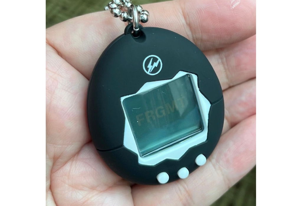 藤原浩於 IG 率先發布 FRAGMENT DESIGN x BANDAI 聯名 TAMAGOTCHI